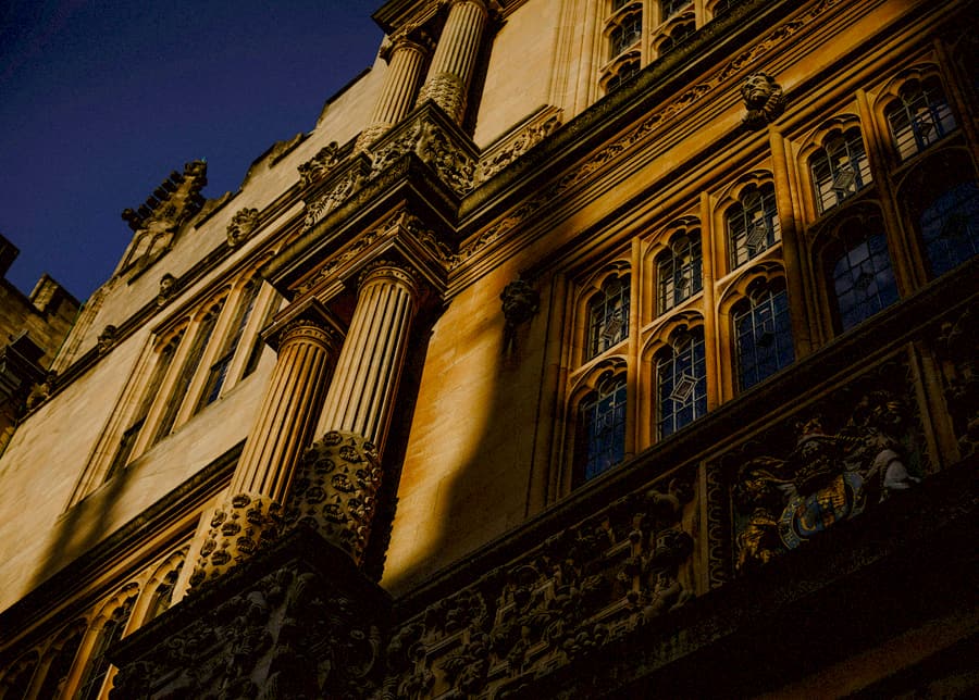 The sun hits an old building in the city centre of Oxford
